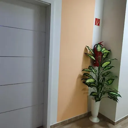 Oda ve Kahvaltı Anna Vendeghaz 2*